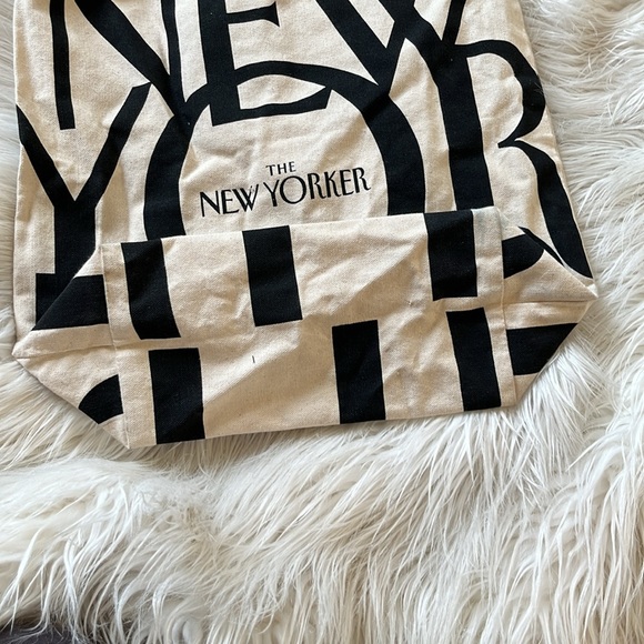 New Yorker Iconic Canvas Tote - Picture 3 of 6